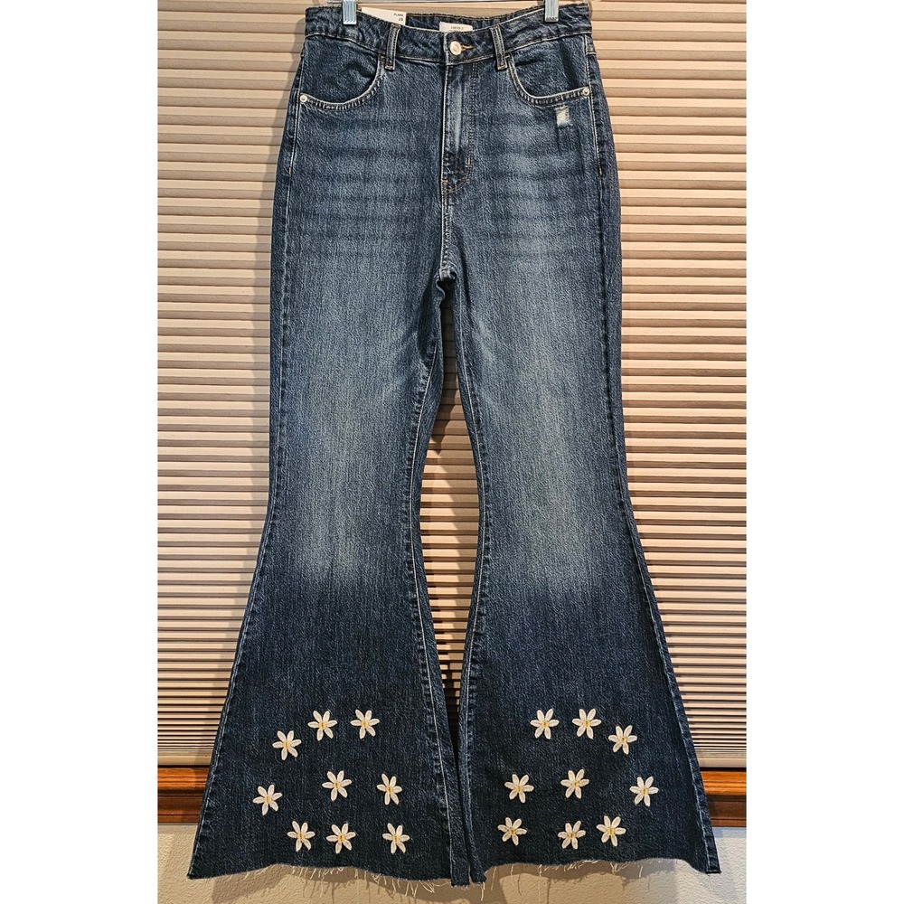 Forever 21 Premium Daisy Embroidered High Rise Flare Jeans Blue 29‎ NWT